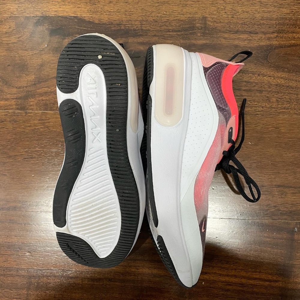 NIKE SNEAKERS